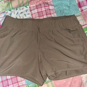 Magellan outdoor shorts in a size Large